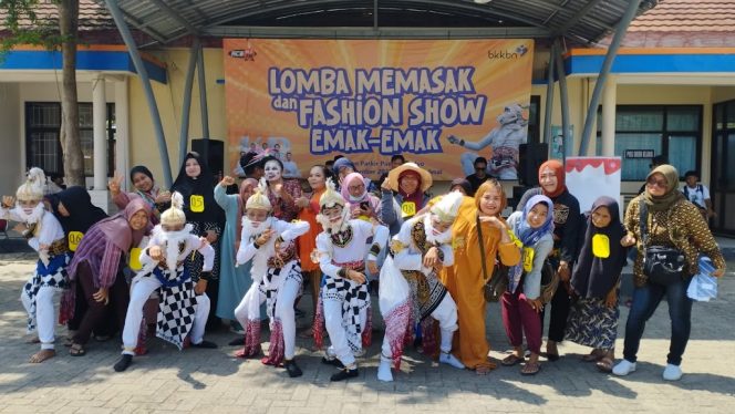 
 Serunya Lomba Masak hingga Atraksi Kethek Ogleng Saat BKKBN Gelar Sosialisasi Cegah Stunting di Pacitan