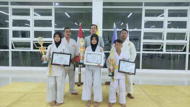 
 Puluhan Atlet Jujitsu Pacitan Meraih Sukses dalam Kejuaraan Antar Pelajar dan Mahasiswa Jawa Timur