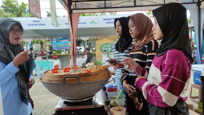 
 Dinkes Pacitan Sidak Bazar Kuliner, Waspadai Penggunaan Boraks dan Formalin
