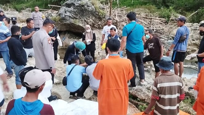 
 Ditemukan Mayat Membusuk di Sungai Baksoka, Punung