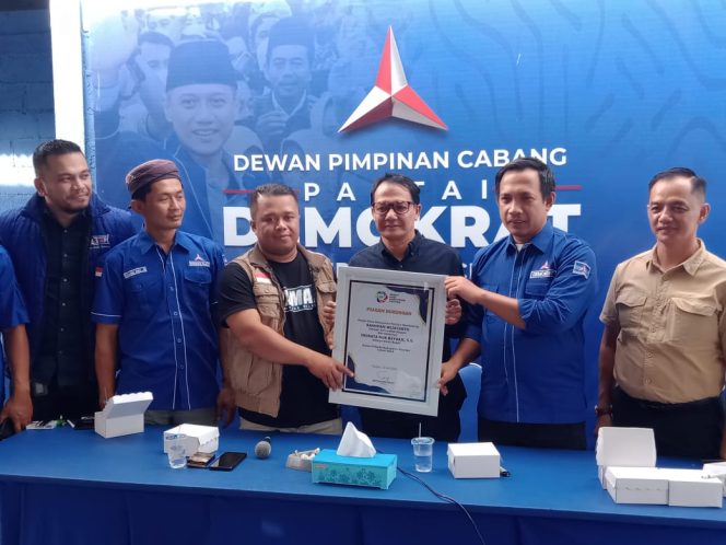 
 Pegiat Desa Pacitan Sambangi DPC Partai Demokrat, Perkuat Dukungan untuk Rakhman Wijayanto di Pilkada 2024
