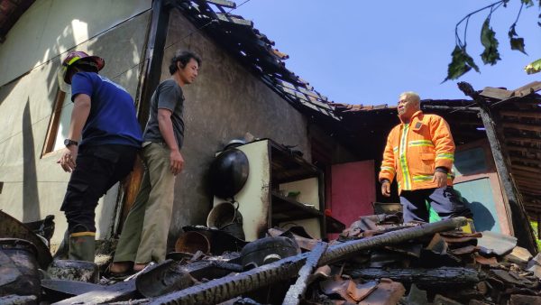Ditinggal ke Ladang, Dapur Rumah Milik Warga Kayen Hangus Terbakar