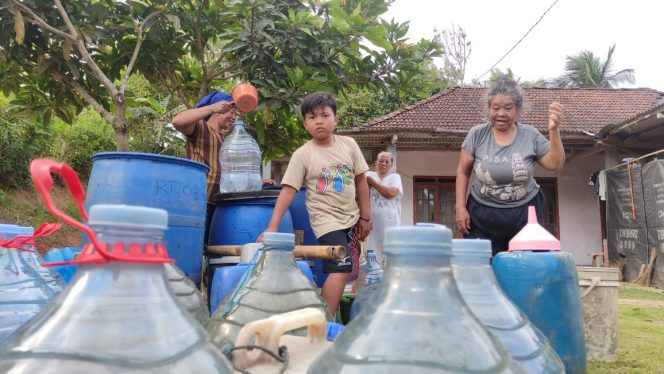 
 Kekeringan Meluas di 12 Kecamatan Pacitan, Warga dan Lembaga Pendidikan Krisis Air Bersih