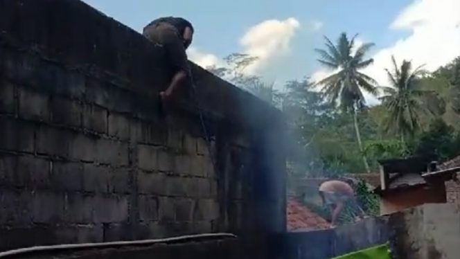 
 Mushola An-Nur Terbakar Akibat Pembakaran Sampah
