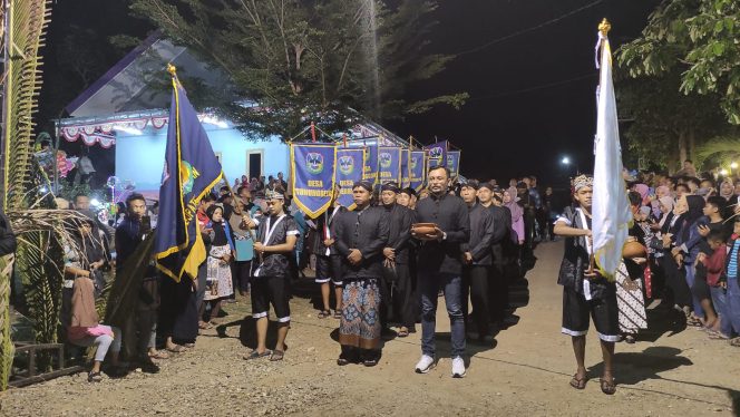 
 Ribuan Warga Saksikan Kemeriahan Festival Kenthong Aji ke-2 di Sudimoro