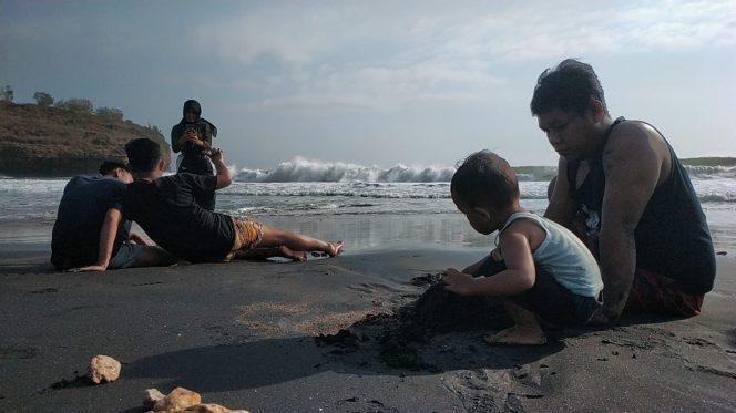 
 Pantai Ngiroboyo, Wisata ‘One Stop Tourism’ di Pacitan yang Mempesona