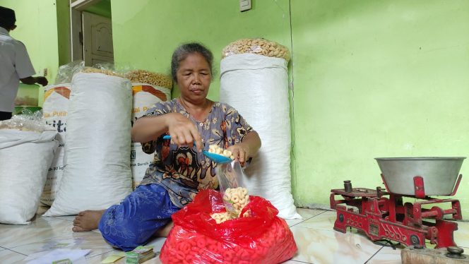 
 Home Industri Kolong Klitik Cangkring Serap Ratusan Tenaga Kerja