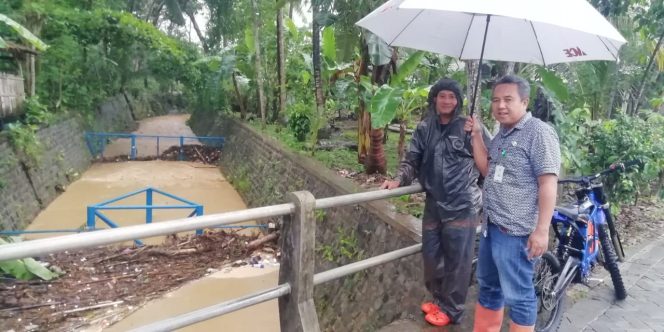 
 Aji-Gagarin Resmi Pimpin Pacitan, Langsung Tinjau Drainase Sungai Blimbing