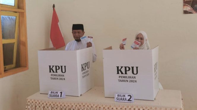 
 Ronny Wahyono Nyoblos di TPS 9 Tamperan, Sidoharjo