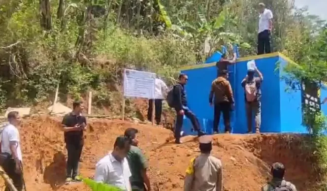 
 Penyediaan Air Minum di Desa Ngromo Tuntas, Kekeringan di Nawangan Mulai Teratasi