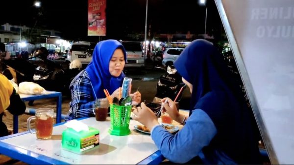 Sensasi Tiwul Goreng Toping Seafood, Kuliner Khas Pacitan yang Selalu Bikin Ketagihan