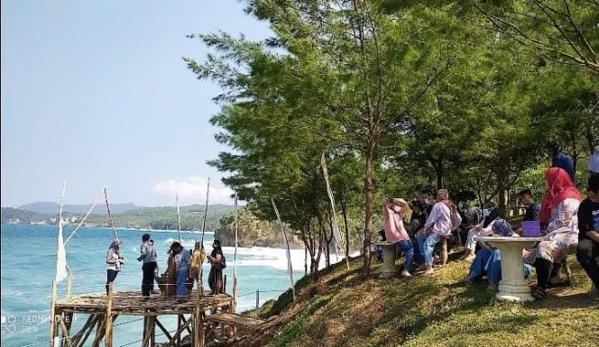
 Kunjungan Wisata ke Pantai Watu Bale Meningkat 50 Persen Saat Libur Akhir Tahun