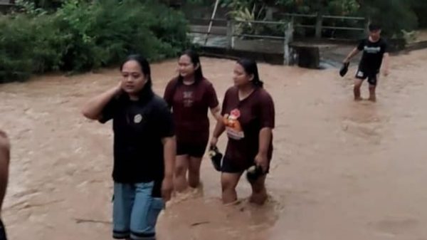 Hujan Deras di Ngadirojo, Akses Jalan Desa Tergenang Banjir