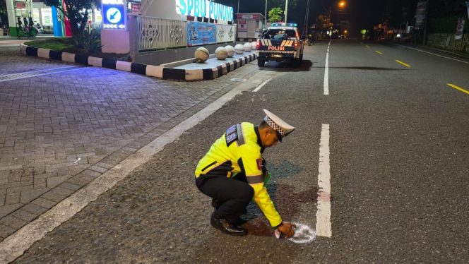 
 Tabrakan di Punung Terekam CCTV, Begini Kronologinya