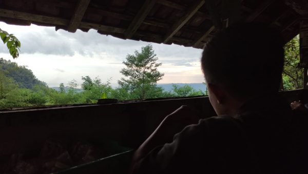 Menikmati Senja Dari Puncak Pakis dan Kuliner Mie Ayam Lek Kacung