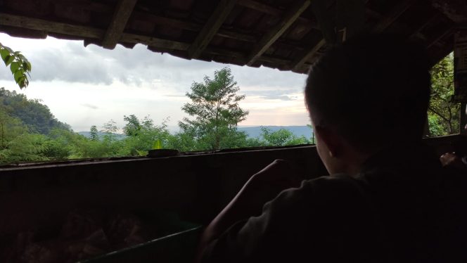 
 Menikmati Senja Dari Puncak Pakis dan Kuliner Mie Ayam Lek Kacung