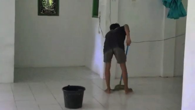 
 Inspirasi Pemuda Ngile Tulakan Rutin Bersihkan Masjid Setiap Jumat
