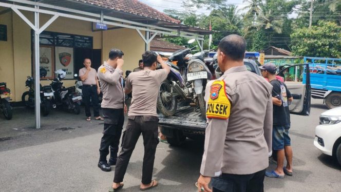 
 Polsek Tulakan Amankan Lima Motor Knalpot Brong Milik Siswa SMK
