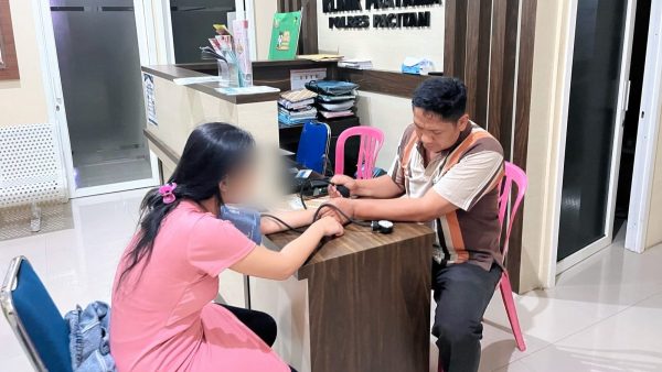 PW Kembali ke Pacitan Pasca Pemeriksaan Lanjutan di Polda Jatim