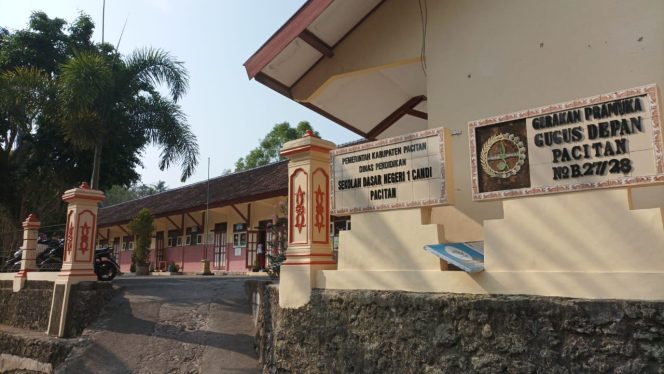 
 Dua SDN di Desa Candi Akan Diregrouping, Warga Pertanyakan Nasib Guru