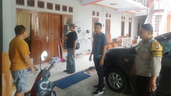 Diduga Alami Gangguan Jiwa, Pria di Tegalombo Rusak Rumah dan Kendaraan Tetangga