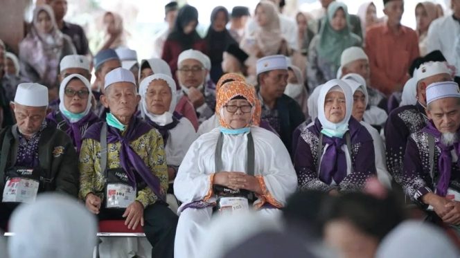 
 Seorang Jemaah Pacitan Tertunda Kepulangannya karena Sakit, Masih Dirawat di Madinah