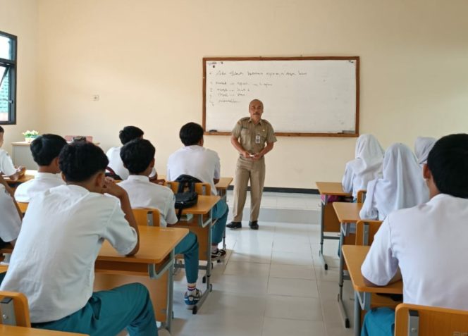 
 Camat Tegalombo Ingatkan Sekolah Cegah Bullying dan Pernikahan Dini