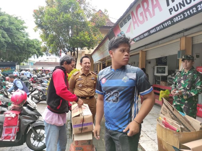 
 Perangi Rokok Ilegal, Camat Punung: Dana Cukai Banyak Bantu Petani dan Buruh