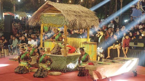 Rontek Arjosari Angkat Filosofi Lesung dan Harmoni Desa di Festival Rontek 2025