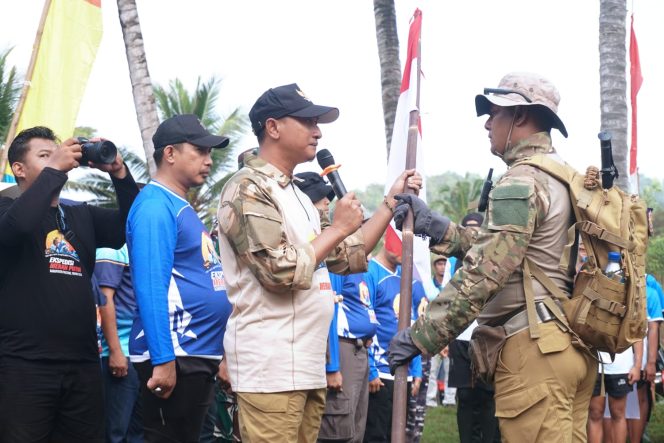 
 Ekspedisi Merah Putih Dimulai, Bupati Pacitan Lepas Tim dari Pantai Nyawiji
