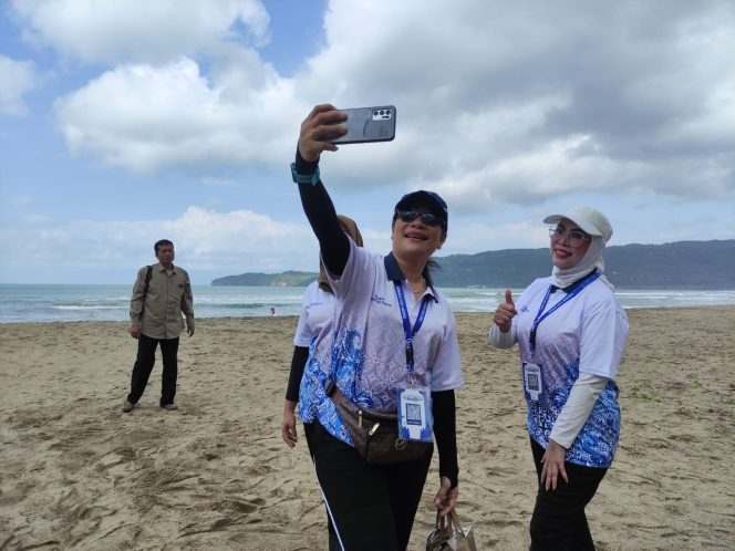 
 Legislator NTT Kagumi Pantai Pacitan, Lebih Bagus dari Bali dan NTB