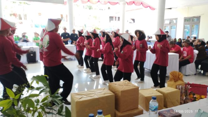 
 Semarak HUT RI ke-80, Petani se-Kecamatan Bandar Asah Wawasan Lewat Lomba Cerdas Cermat