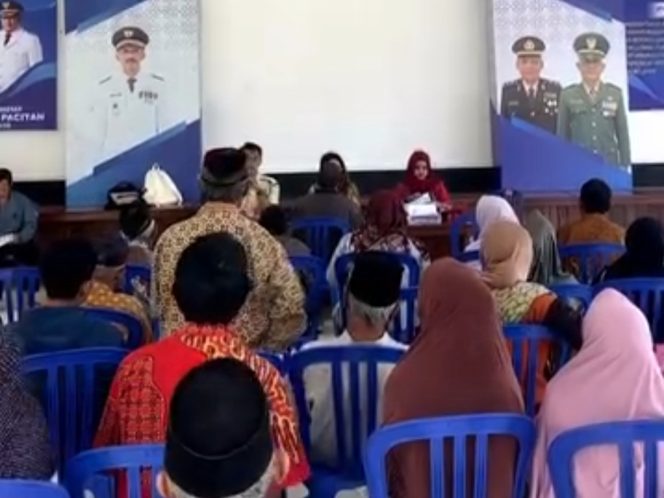 
 Camat Nawangan Ajak Warga Perangi Rokok Ilegal di Wilayah Perbatasan