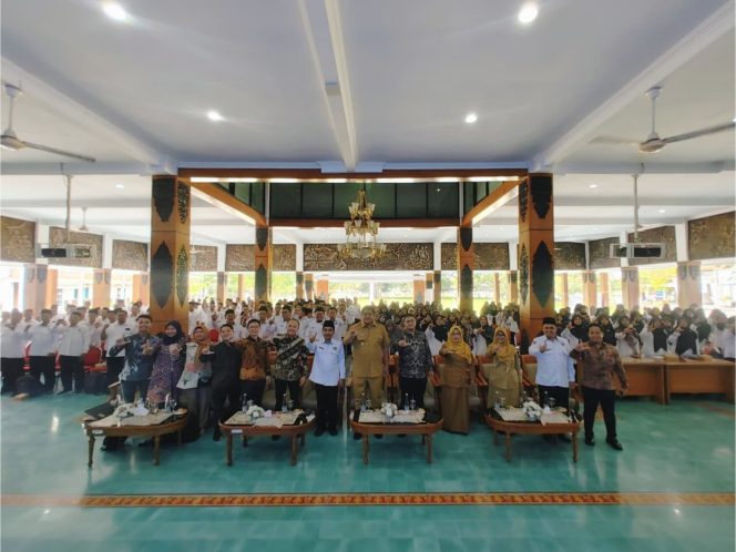 
 Kemenag Gandeng Axioo dan Intel Latih Guru Madrasah di Pacitan Hadapi Era AI