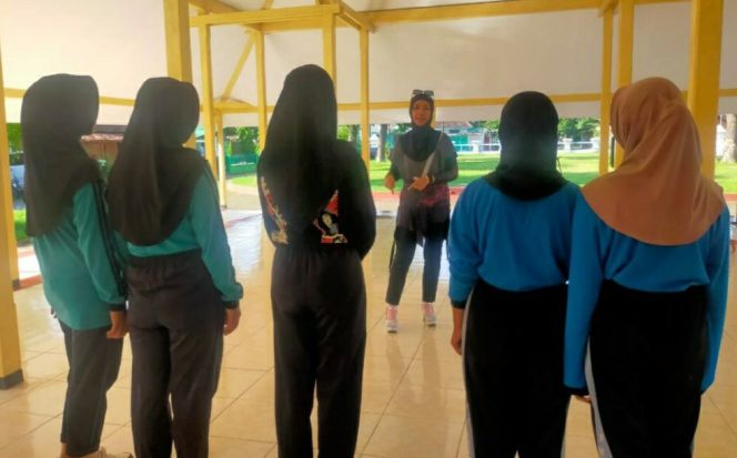 
 Pelajar SMP se-Kecamatan Ngadirojo Ikuti Pelatihan Fashion Show