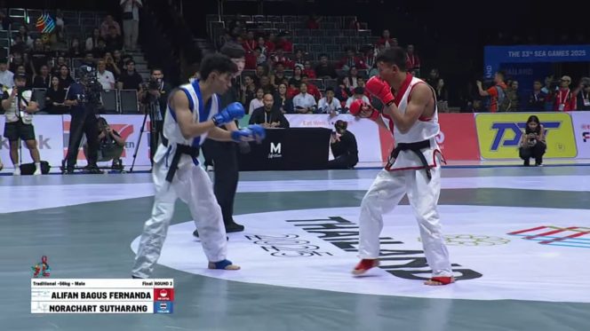 
 Petarung Pacitan Alifan Bagus Ukir Sejarah, Raih Perak di Debut Traditional MMA SEA Games 2025