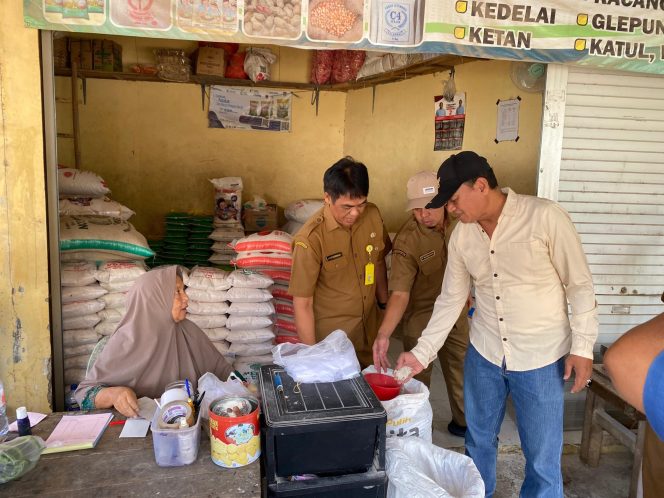 
 Satgas Pangan Pacitan Pastikan Harga Bapokting, LPG, dan BBM Stabil Jelang Nataru