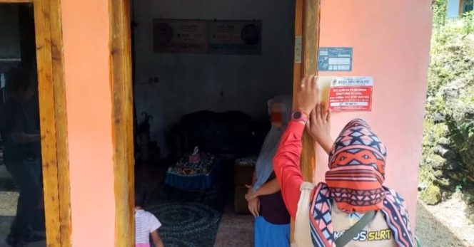 
 Siap-siap Rumah Penerima Bansos Akan Ditempel Stiker Warga Miskin