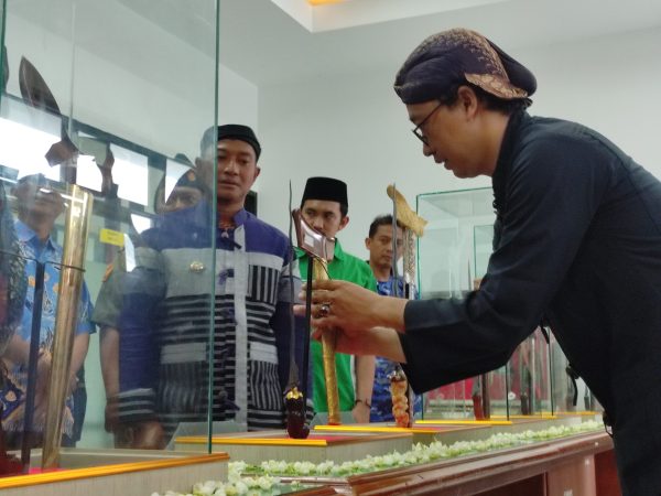 Keris Pusaka Presiden Prabowo Ramaikan Gelar Budaya Luwung Pacitan